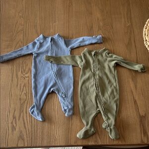 Old Navy Blue and Green Baby 2 Way Zip Sleeper Footies